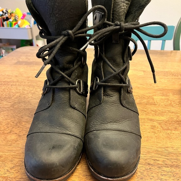 Sorel Shoes - Sorel wedge black boot